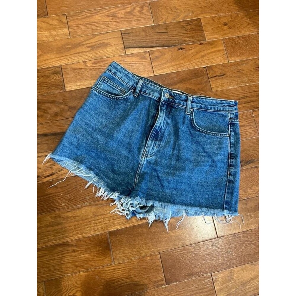 Forever 21 Jean shorts size 30